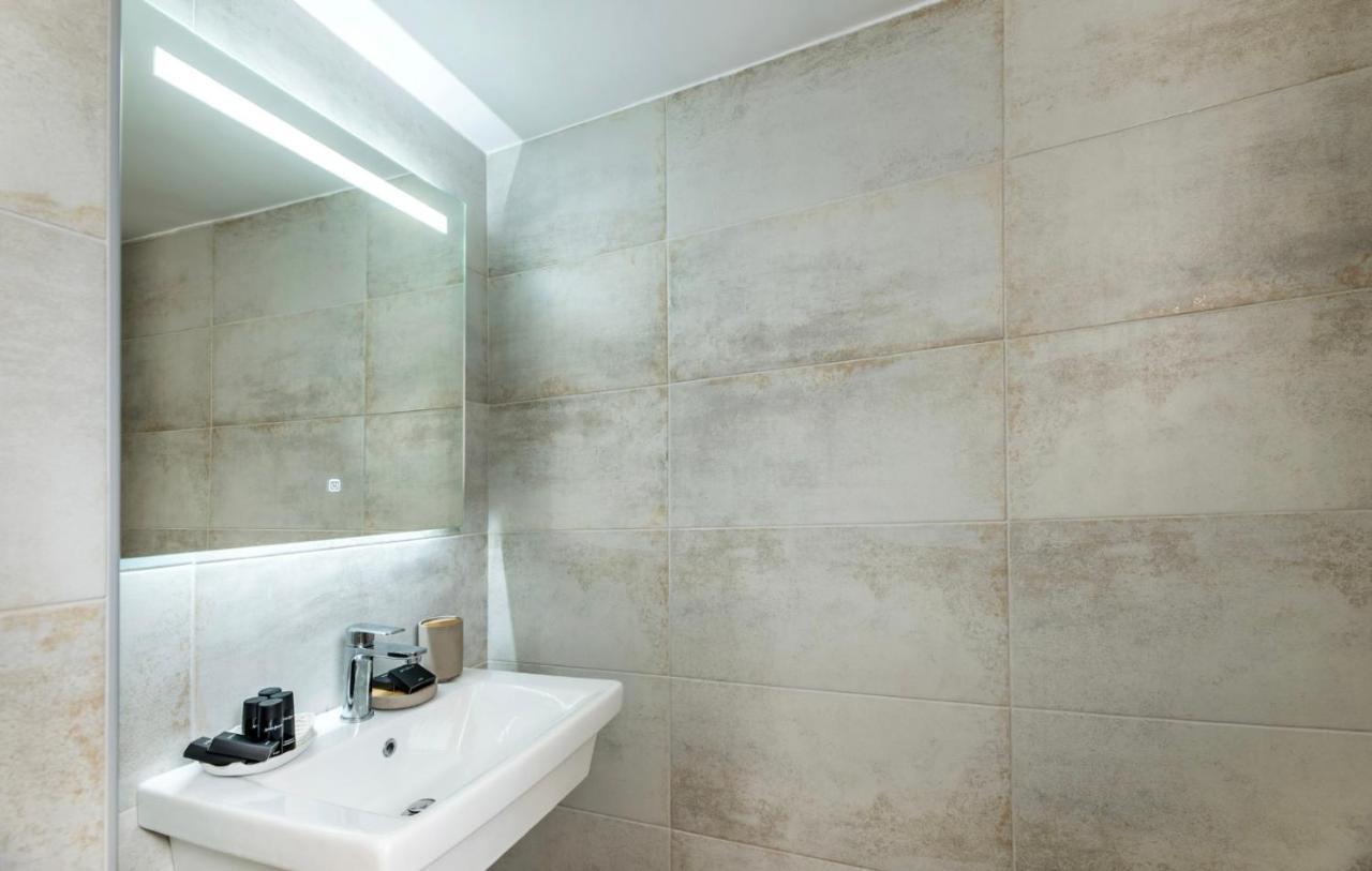 Eleusis Suites Α Exteriér fotografie